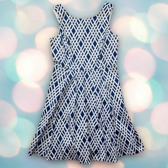 Lands’ End Women’s Navy Blue Sleeveless Geometric Pattern Dress Size 8 Petite - Picture 2 of 5